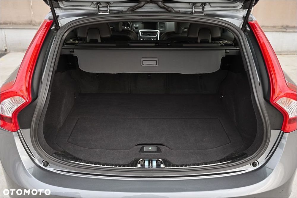Volvo V60 D5 Geartronic RDesign - 20