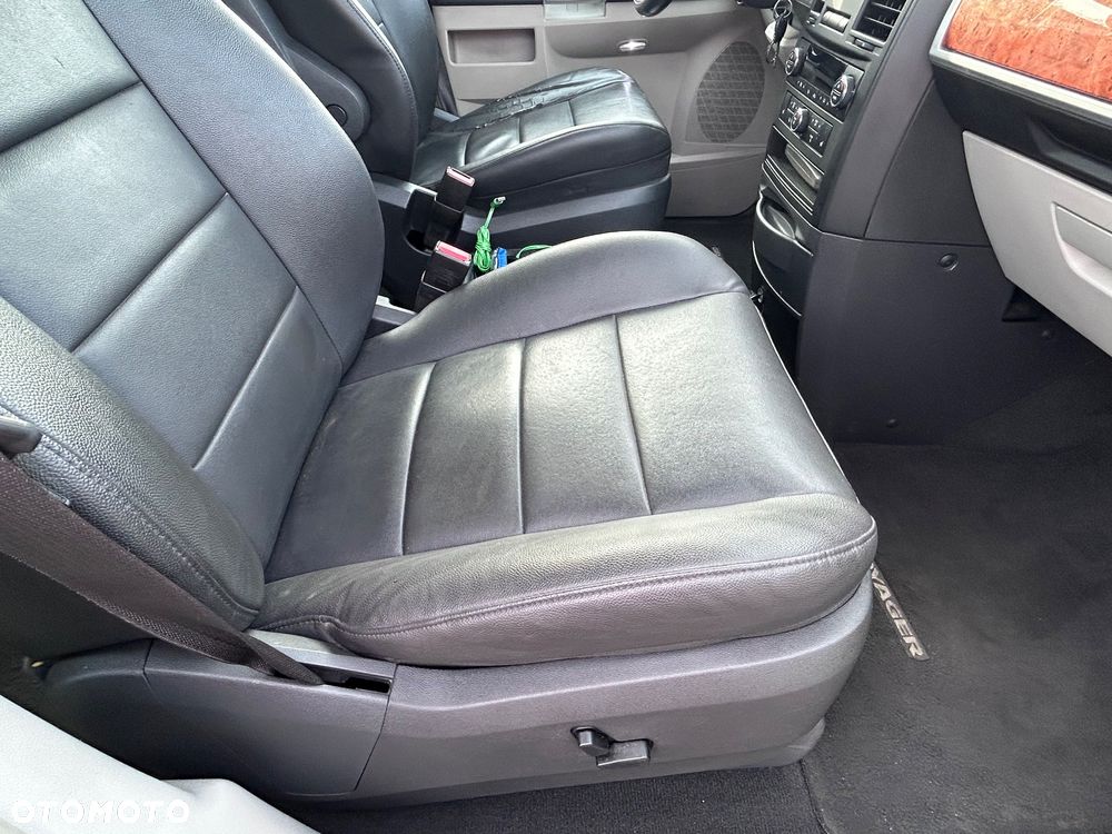 Chrysler Grand Voyager - 29
