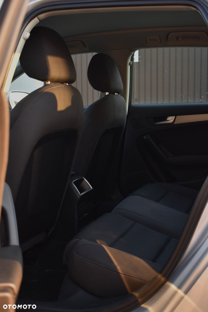 Audi A4 Avant 2.0 TDI - 10
