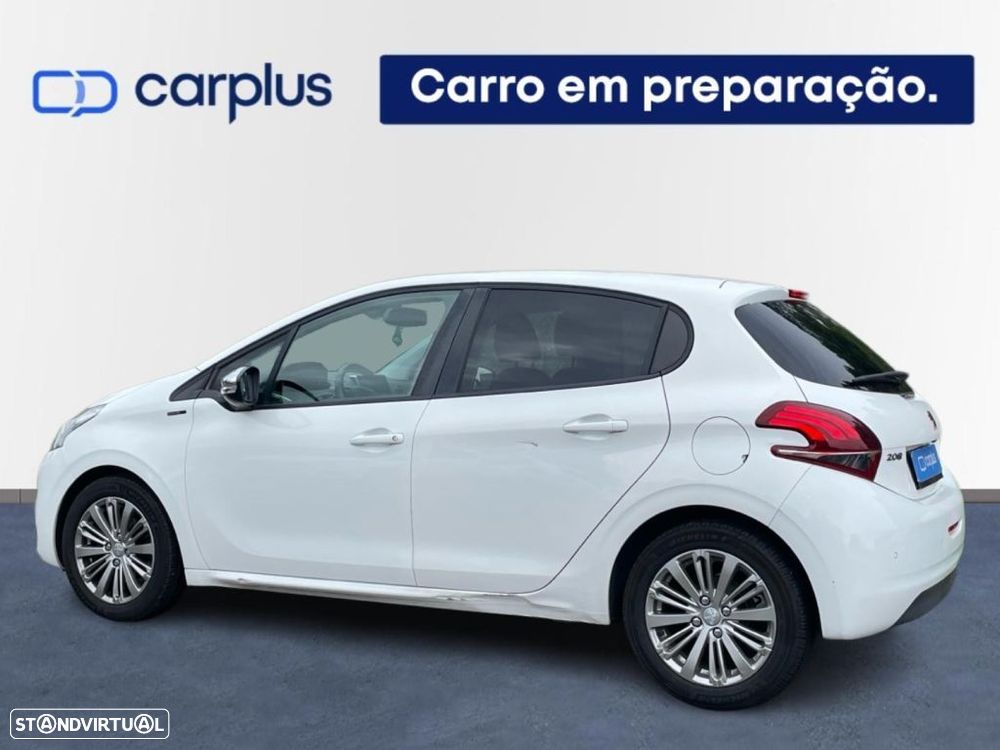 Peugeot 208 1.2 PureTech Signature — fotografia 2
