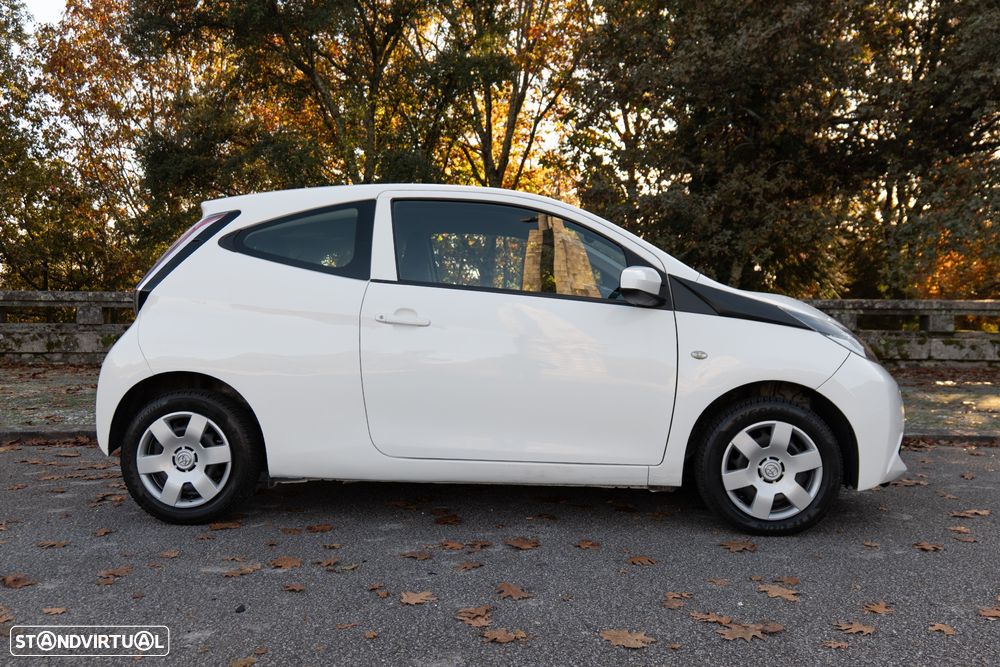 Toyota Aygo x-play Eco - 2
