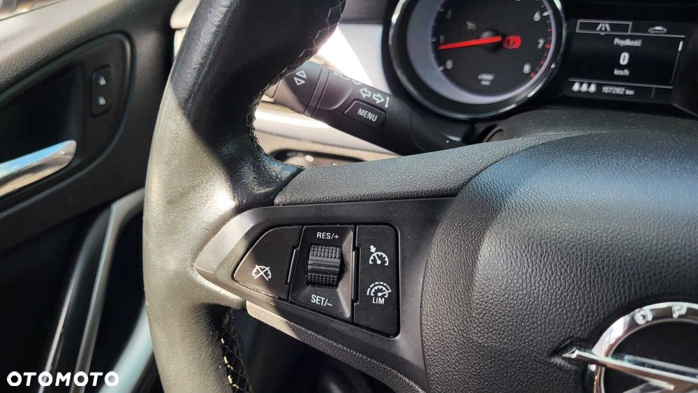 Opel Astra 1.4 T Enjoy S&S - 19