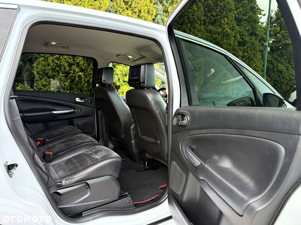 Ford S-Max - 38