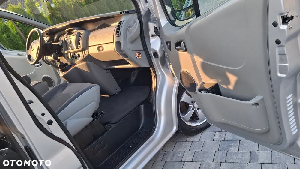 Opel VIVARO - 27
