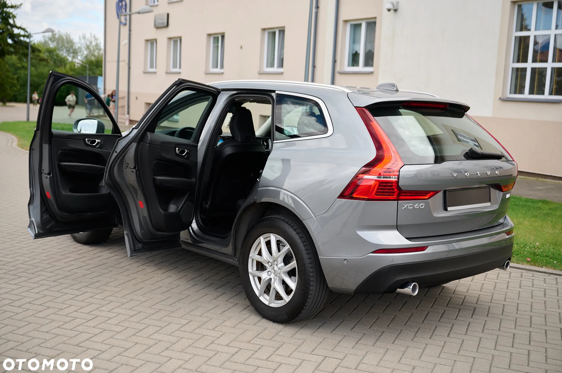 Volvo XC 60 D3 Momentum Pro - 25