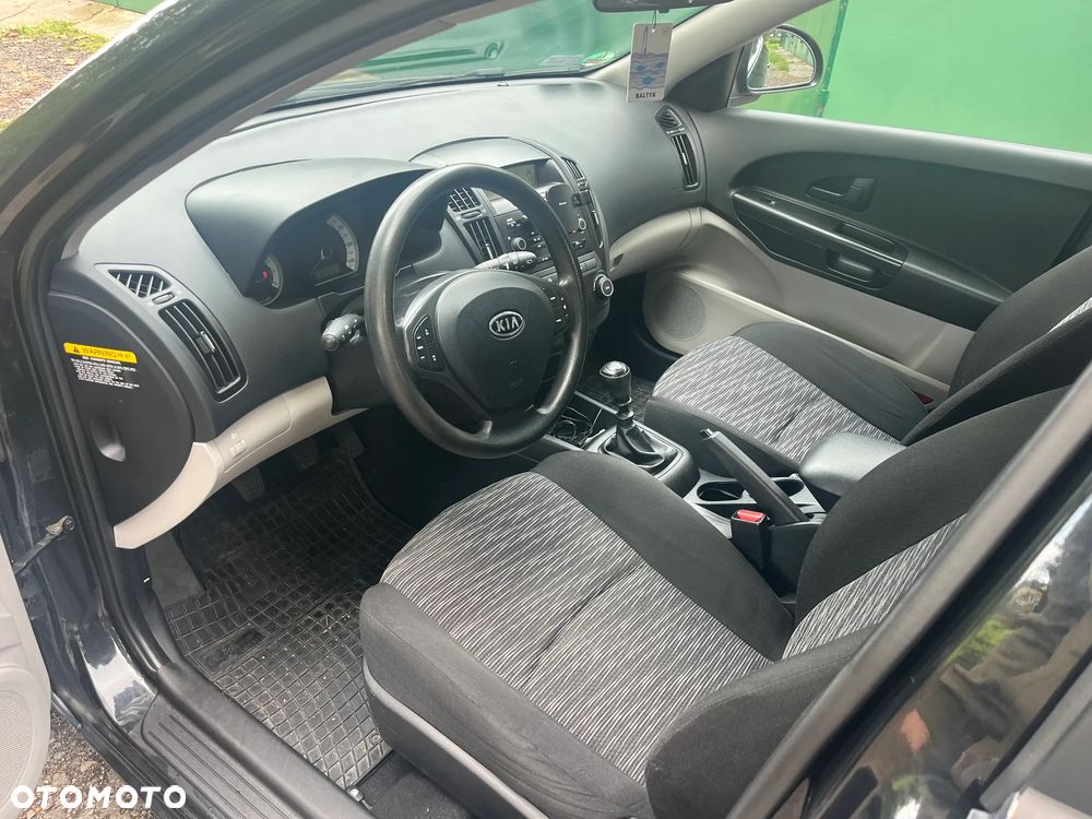 Kia Ceed 1.4 Comfort + - 5