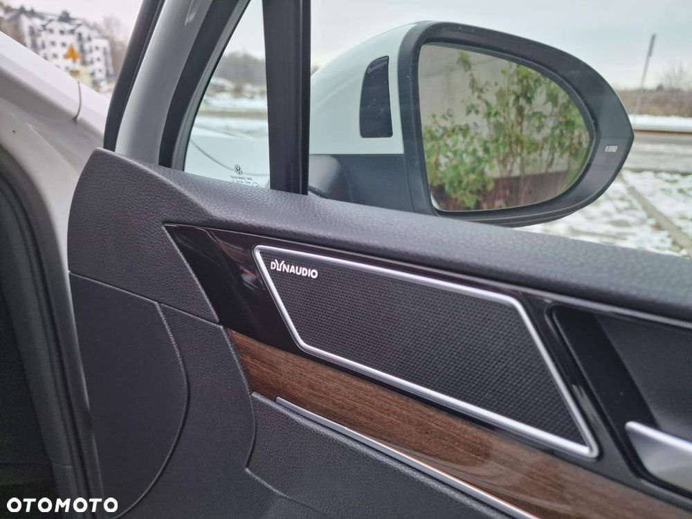 Volkswagen Passat - 24