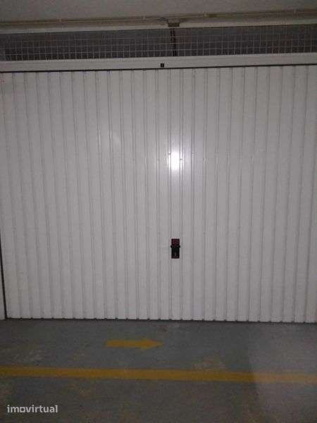 Arrendo garagem fechada em Oliveira de Azeméis