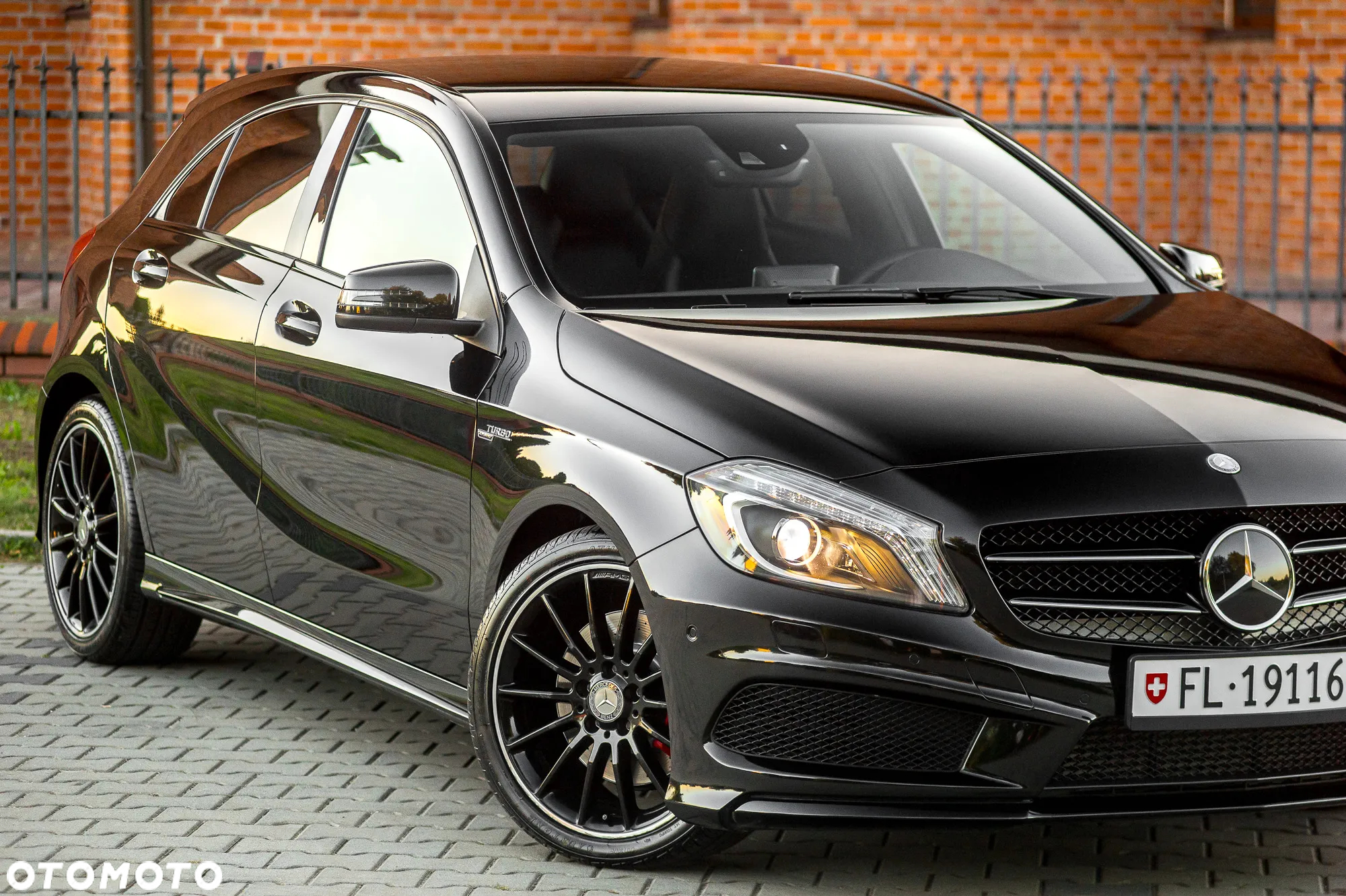 Mercedes-Benz Klasa A 250 4Matic 7G-DCT AMG Line - 2