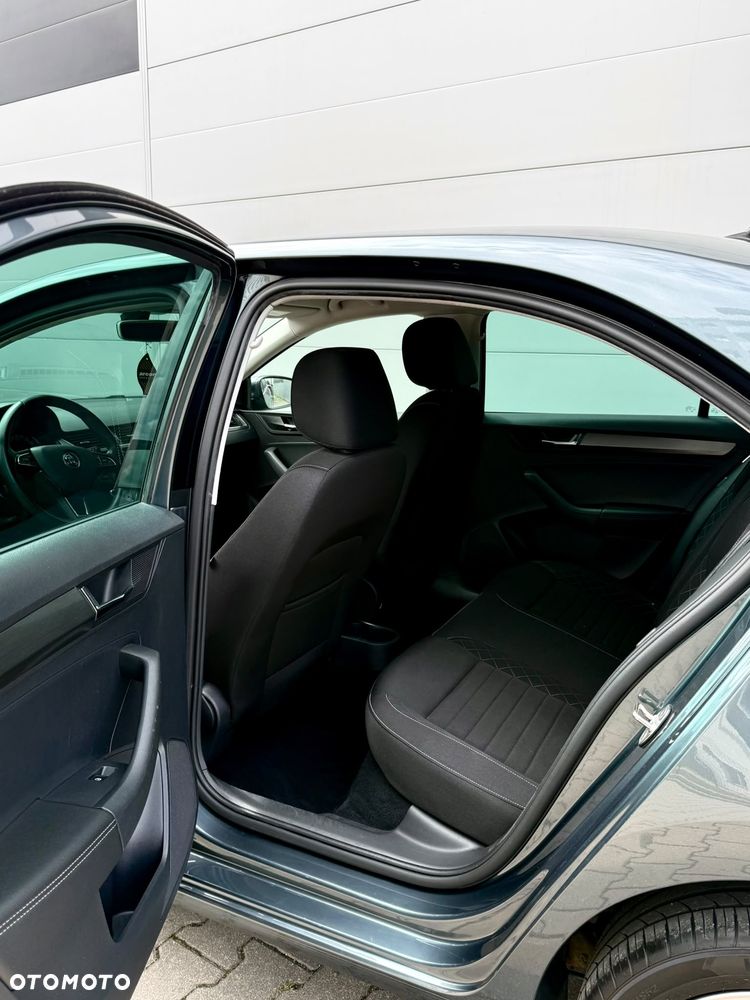 Skoda RAPID 1.0 TSI Style DSG - 9