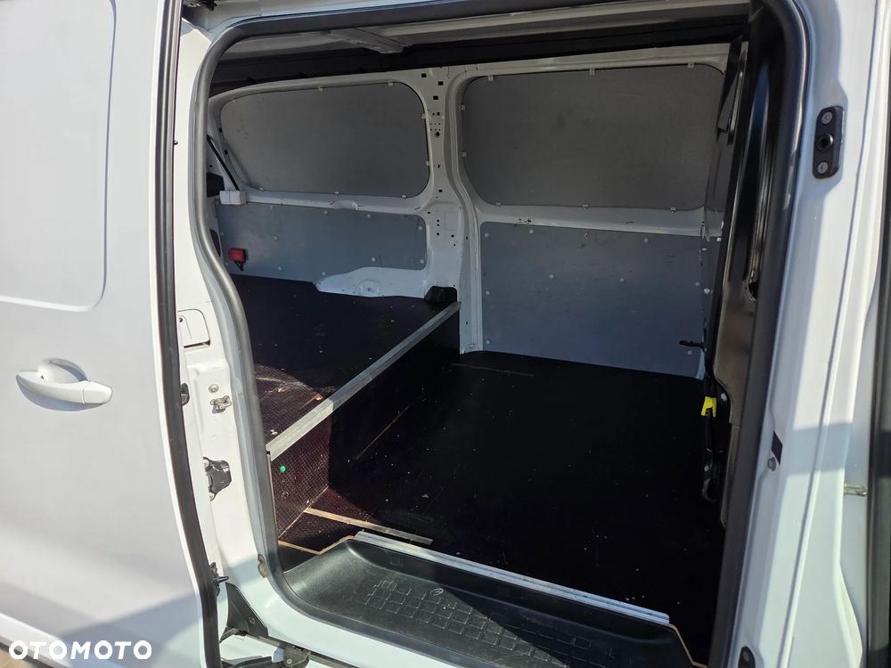 Opel Vivaro - 24