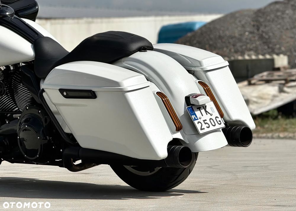 Harley-Davidson Touring Road Glide - 20