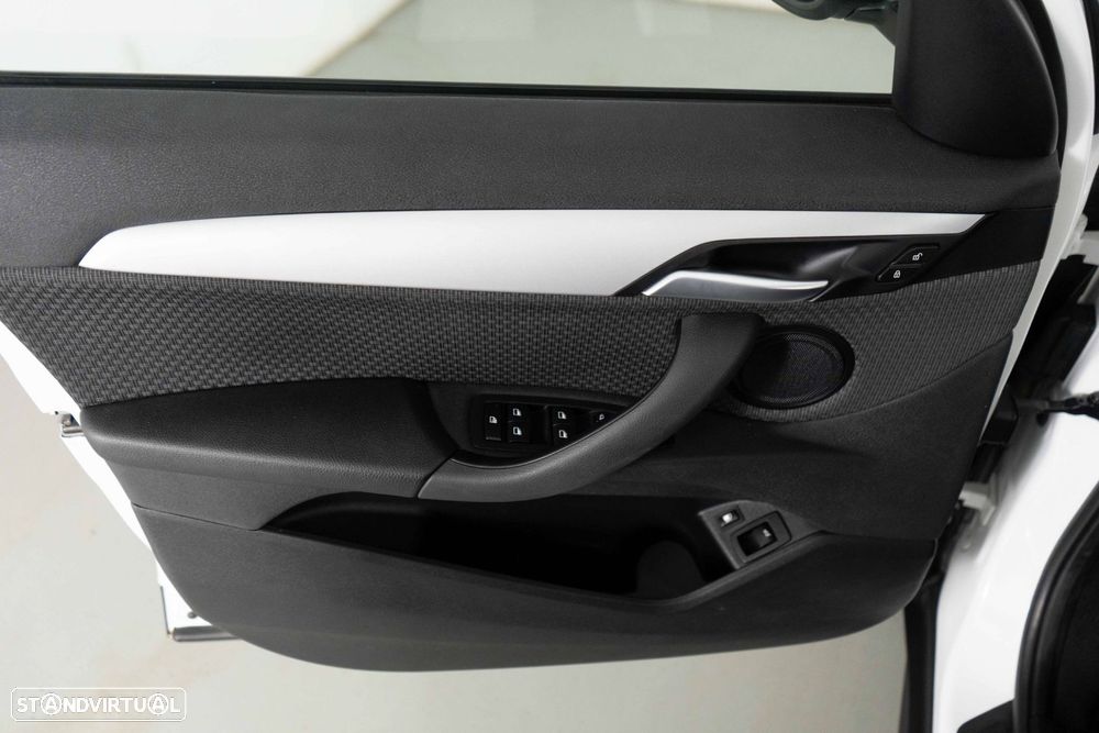 BMW X1 25 e xDrive Corporate Edition - 21