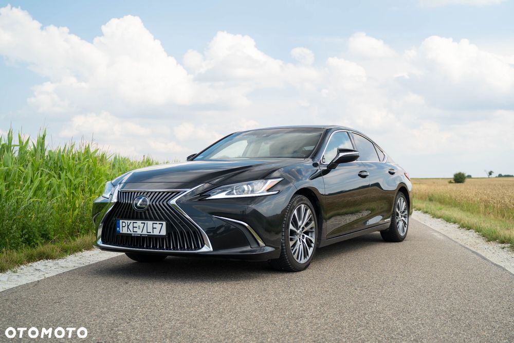 Lexus ES 300h Business Edition + - 2