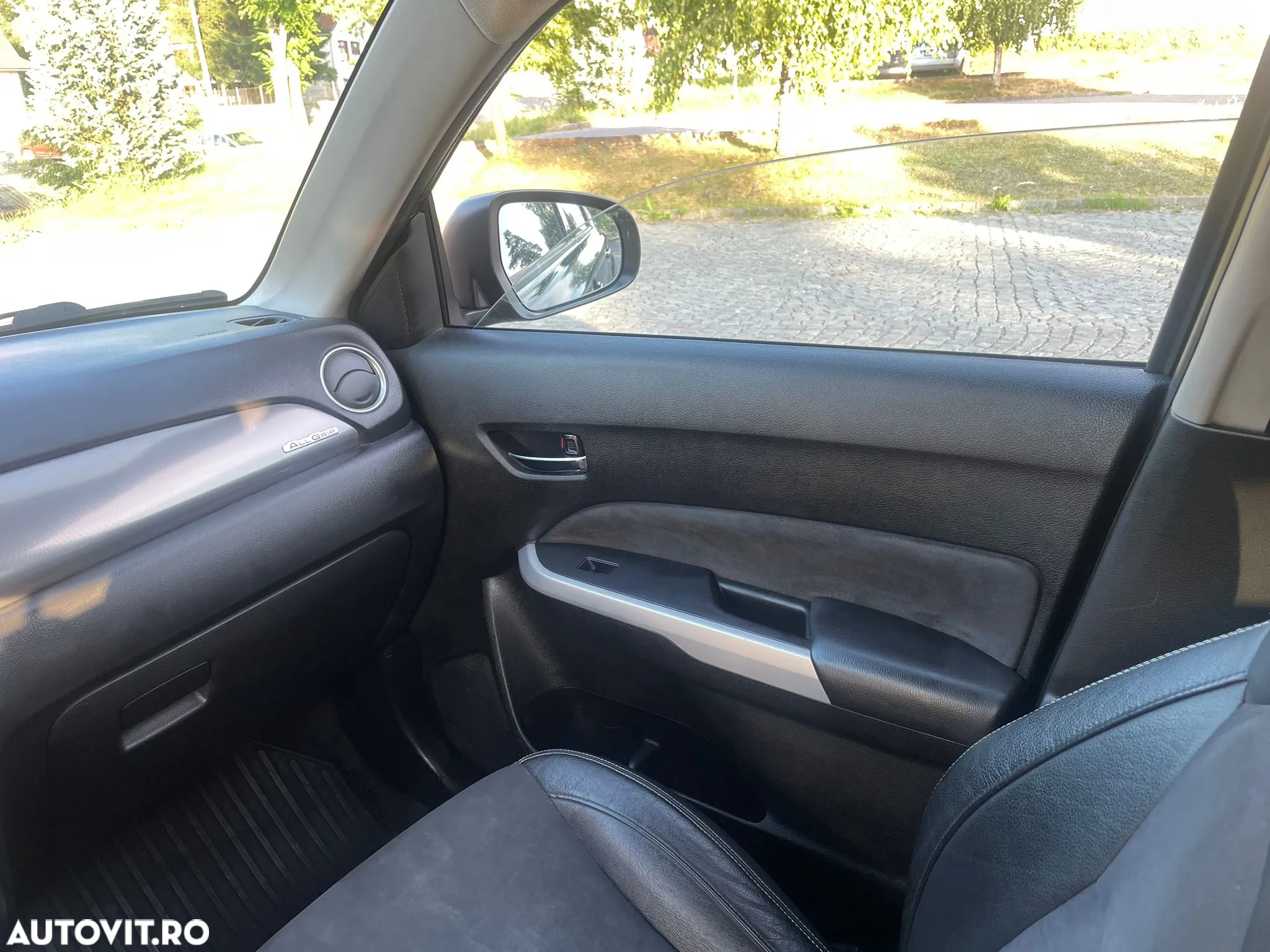 Suzuki Vitara 1.6 DDIS 4X4 Luxus - 11