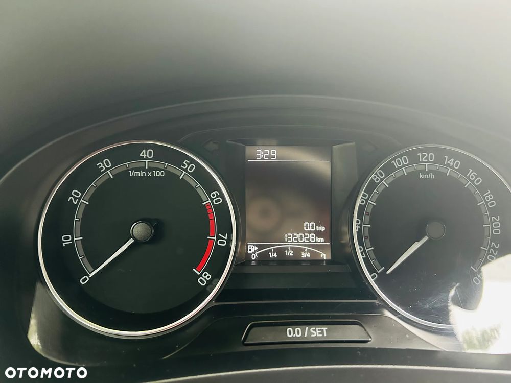 Skoda RAPID 1.0 TSI Active - 6