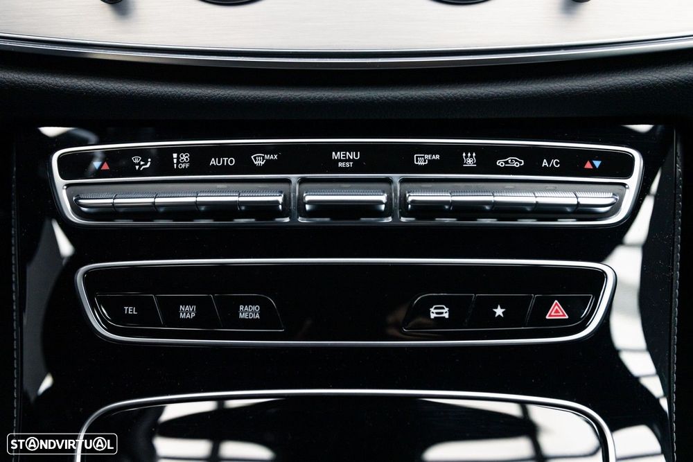 Mercedes-Benz E 300 e AMG Line - 42