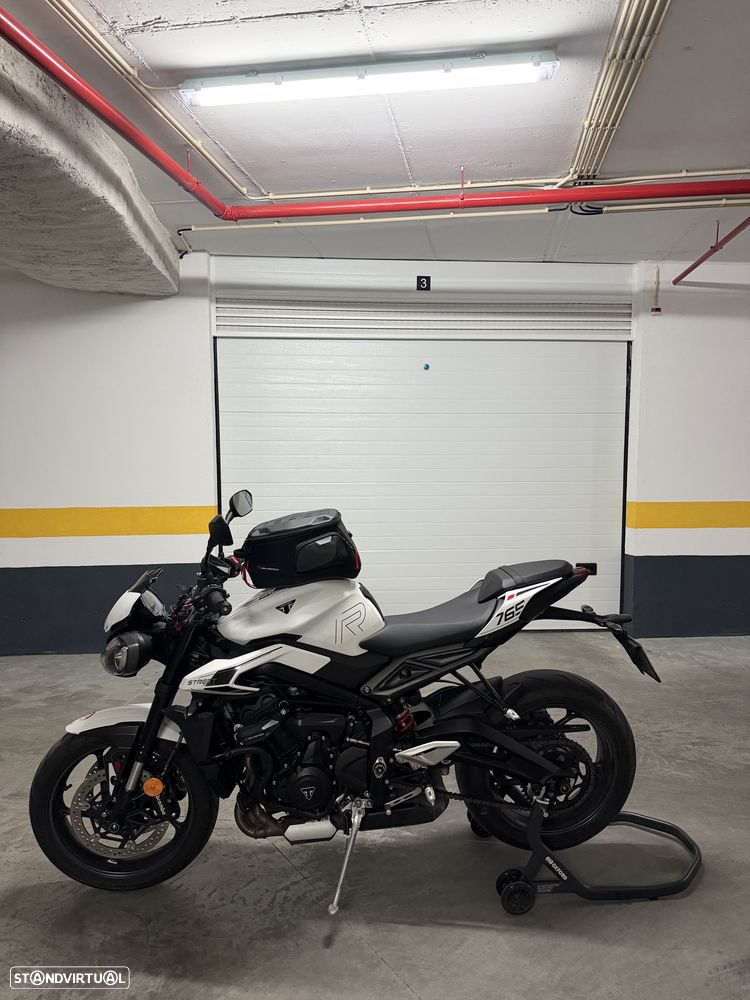 Triumph Street Triple R - 9