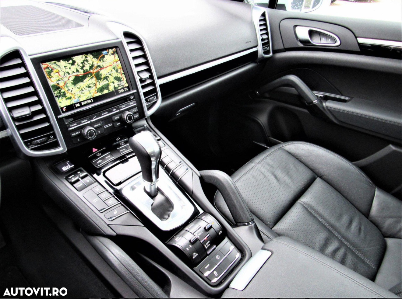 Porsche Cayenne 3.0 L - 16