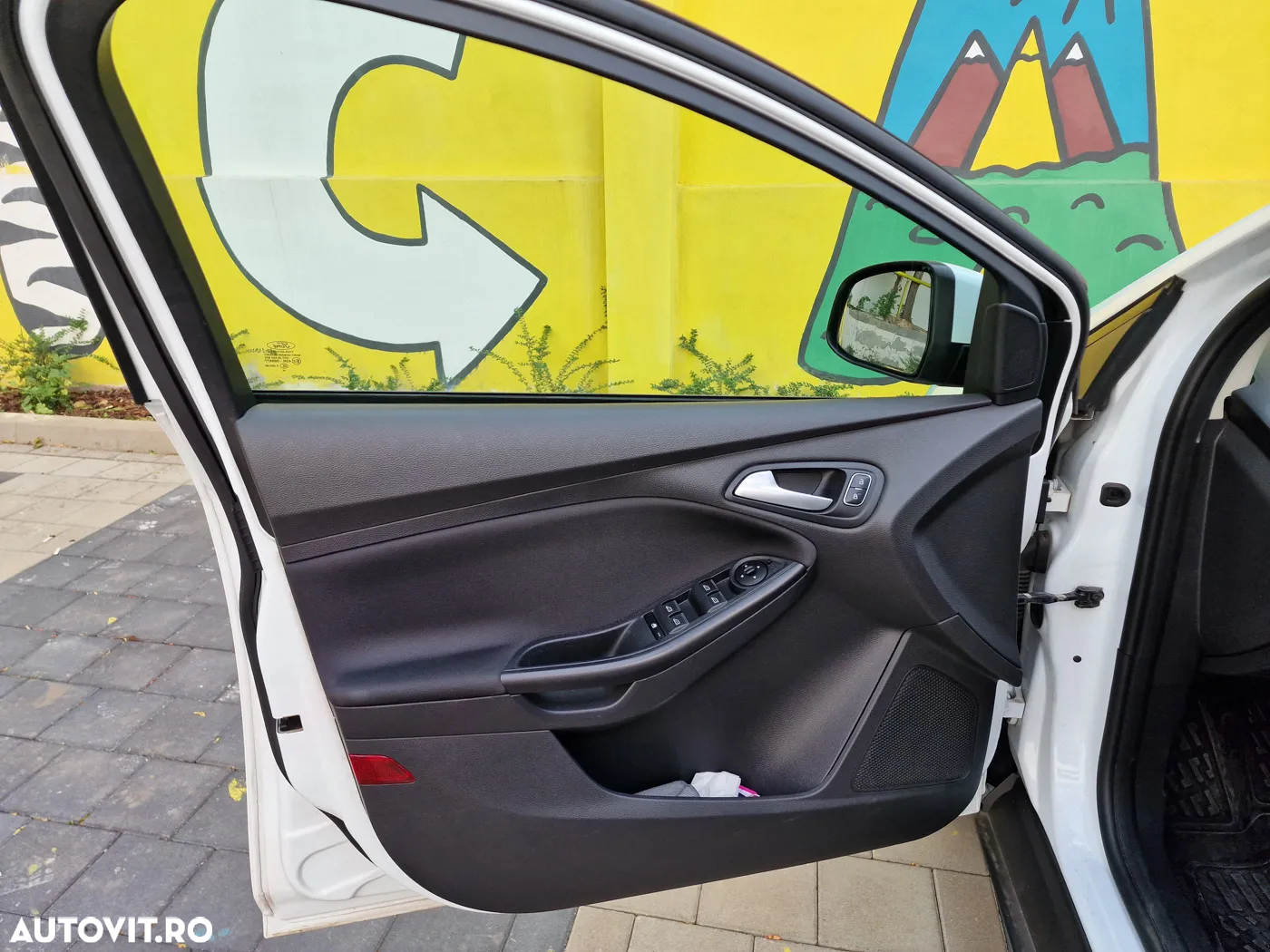Ford Focus 1.6 Ti-VCT Powershift Trend - 9