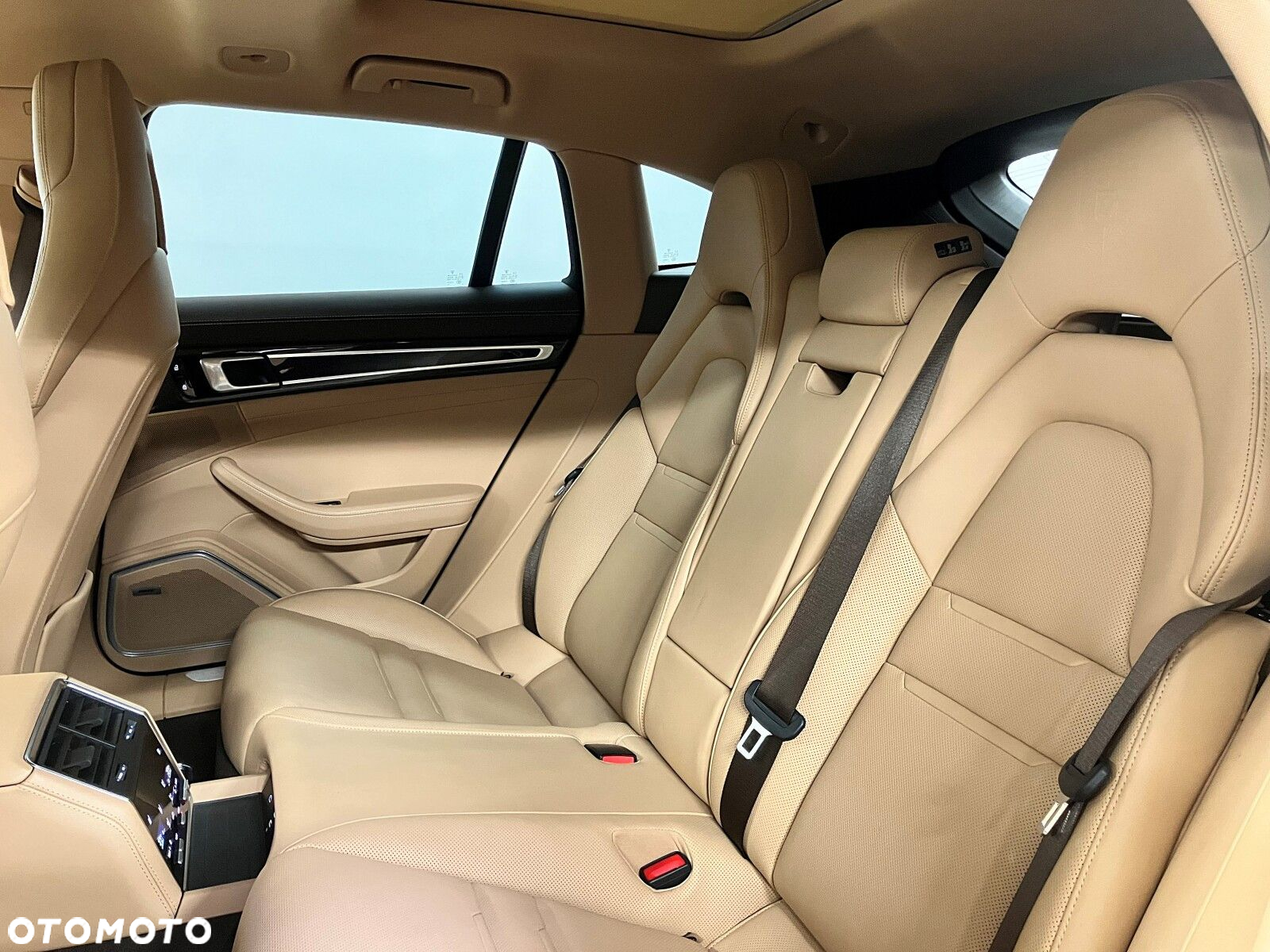 Porsche Panamera - 24