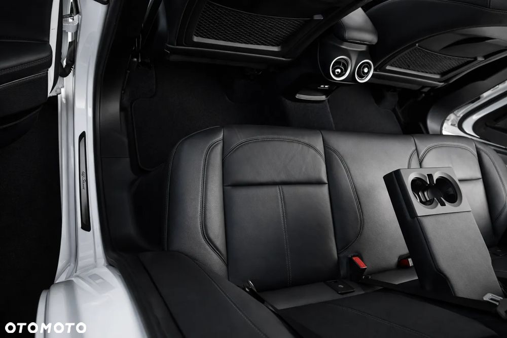 Alfa Romeo Stelvio 2.0 Turbo 16V AT8-Q4 Veloce Ti - 18