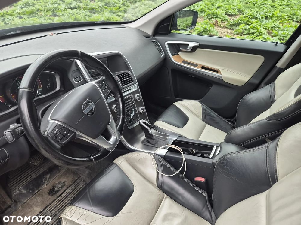 Volvo XC 60 T6 AWD Momentum - 3