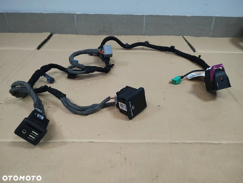 OPEL INSIGNIA A WIĄZKA TUNELU GNIAZDO USB SD AUX PRZETWORNICA AC 230V - 1