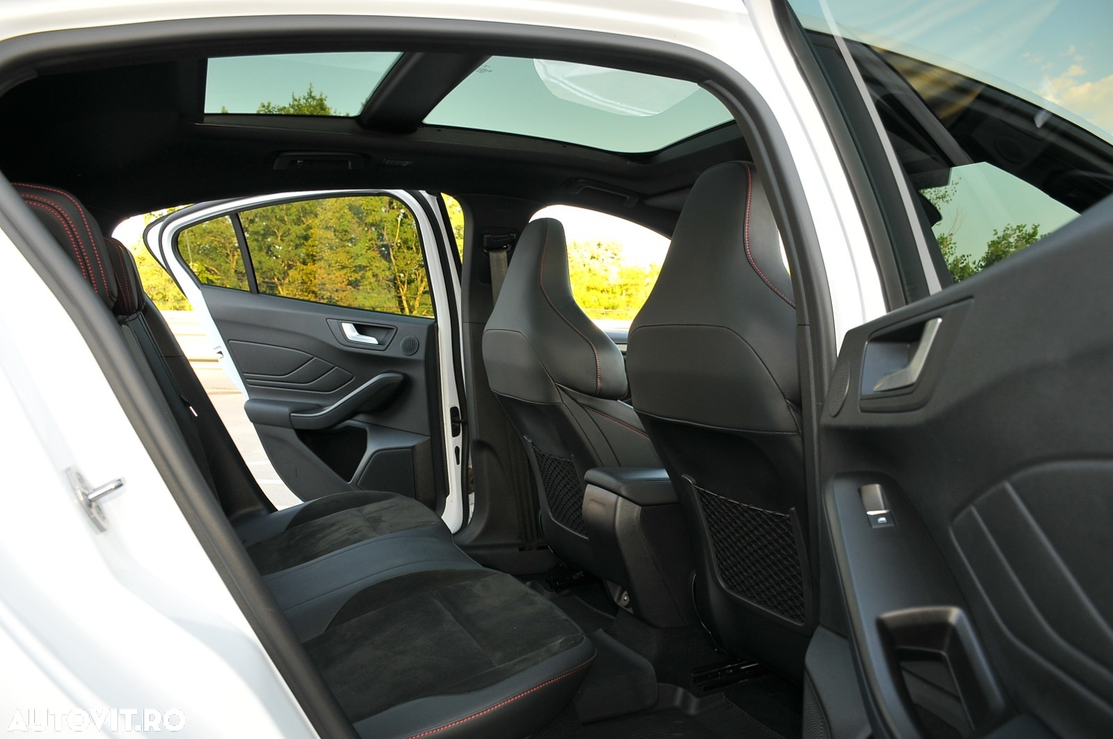 Ford Focus 2.3 Ecoboost ST X - 13