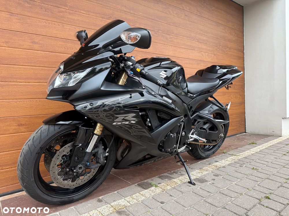 Suzuki GSX-R - 6