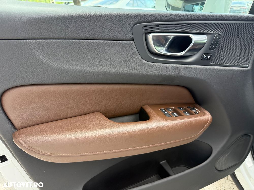 Volvo XC 60 B4 MHEV AWD Inscription - 40