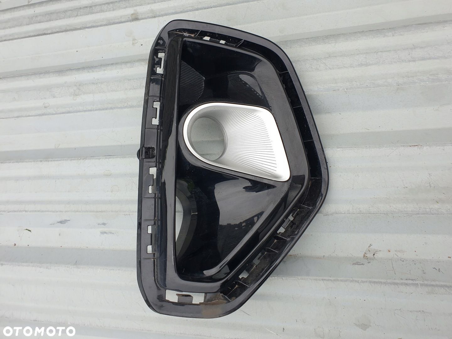 Kia stonic prawa kratka atrapa w zderzak przod - 1
