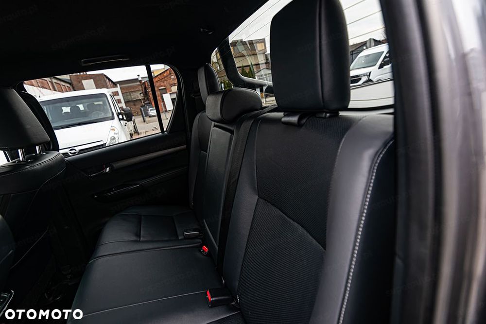 Toyota Hilux 2.8 D-4D Double Cab Invincible 4x4 - 29