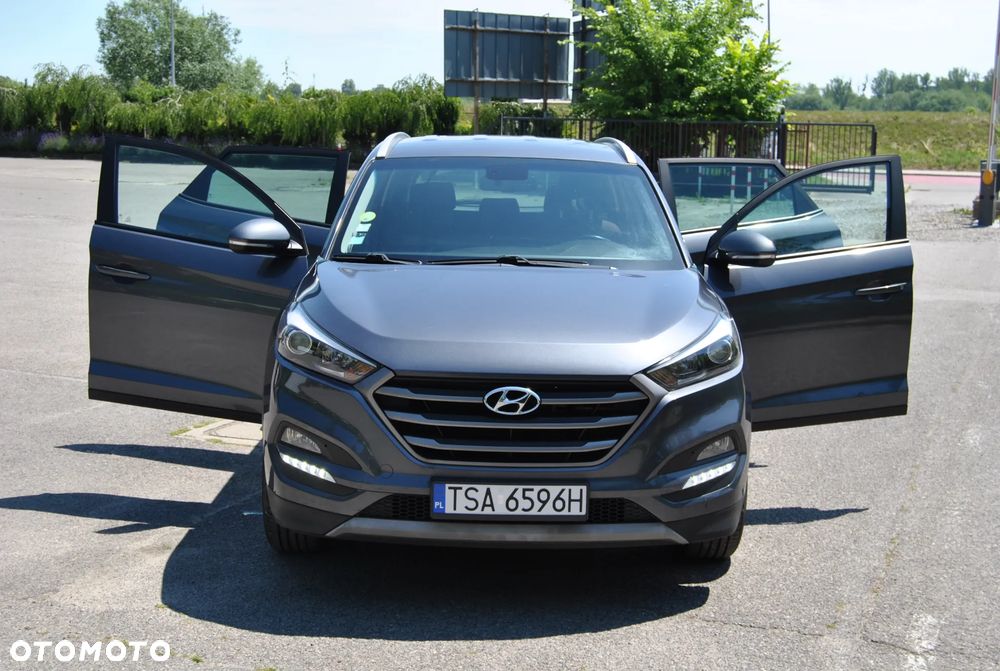 Hyundai Tucson 1.7 CRDI BlueDrive Style 2WD - 12