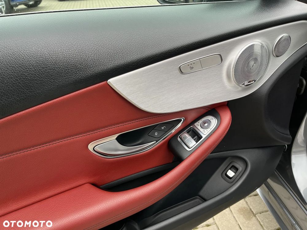 Mercedes-Benz Klasa C 200 4-Matic 9G-TRONIC - 16