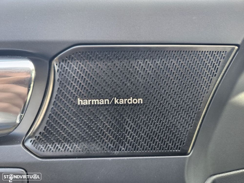 Volvo XC 40 D4 AWD Geartronic Momentum Pro - 42