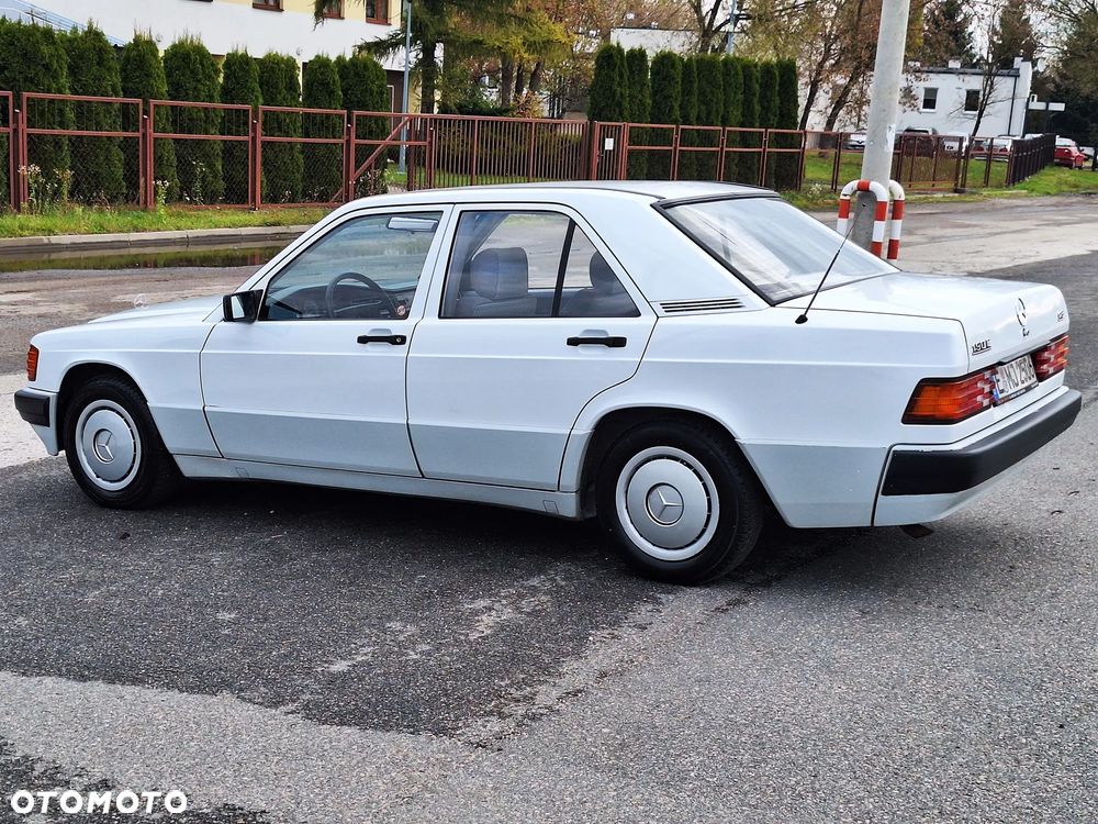 Mercedes-Benz W201 (190) - 16