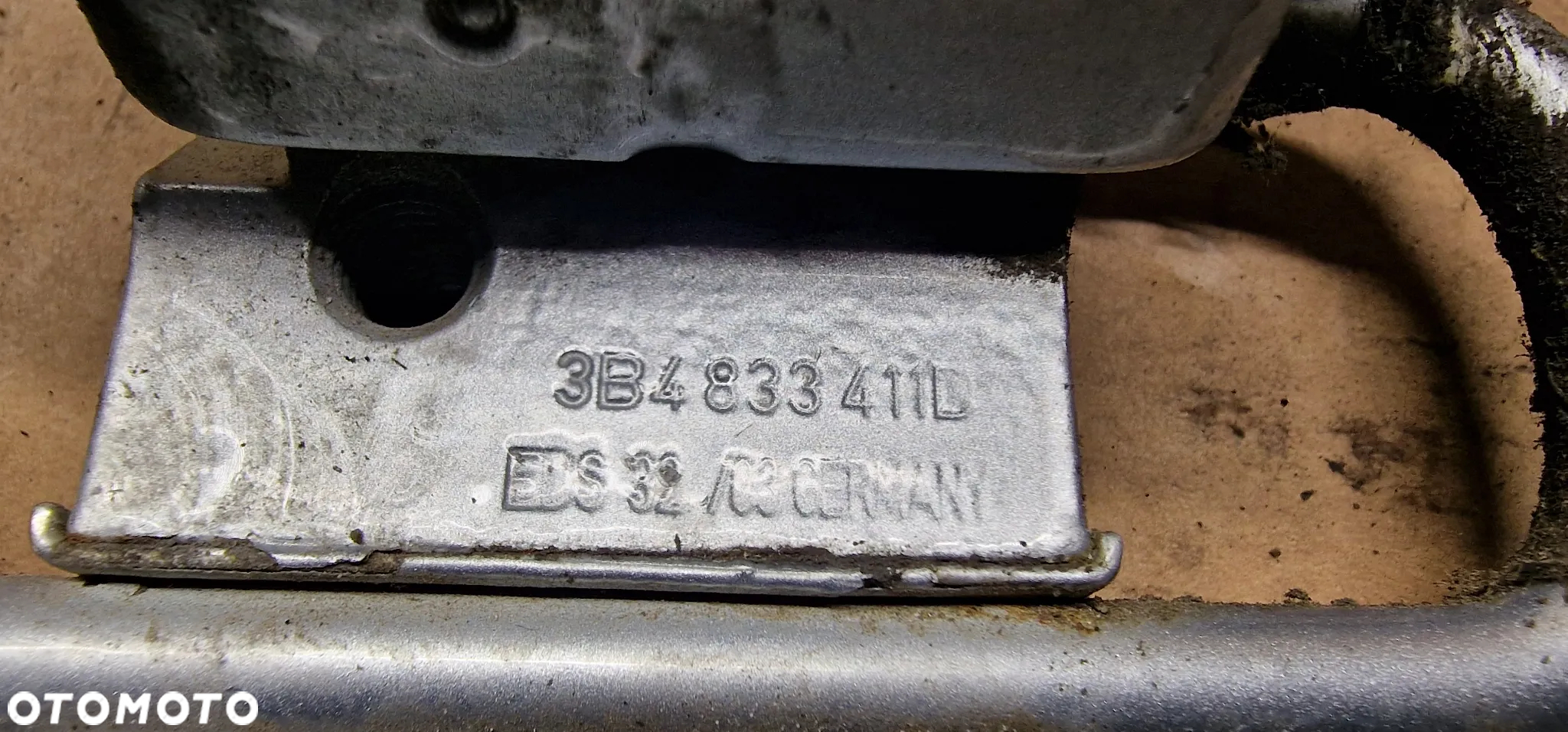 Zawias lewy tył dolny górny komplet VW Passat B5 FL 3B4833411D - 4