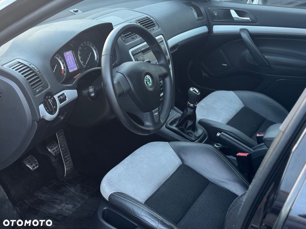 Skoda Octavia Combi RS - 15