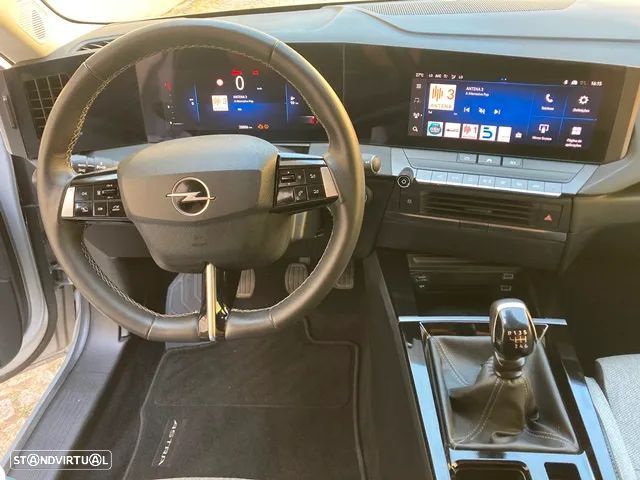 Opel Astra 1.2 T GS - 17