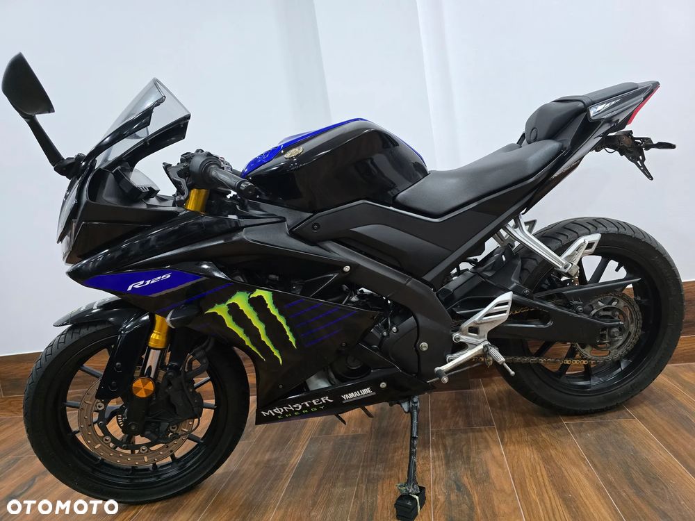 Yamaha YZF - 8