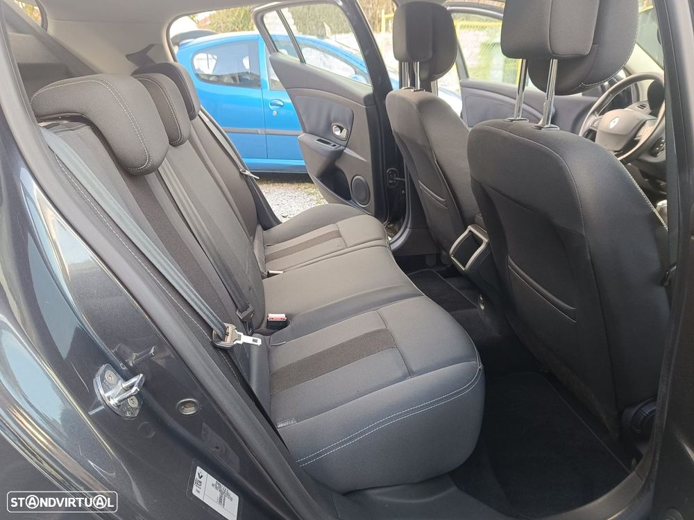 Renault Mégane 1.5 dCi Confort - 13