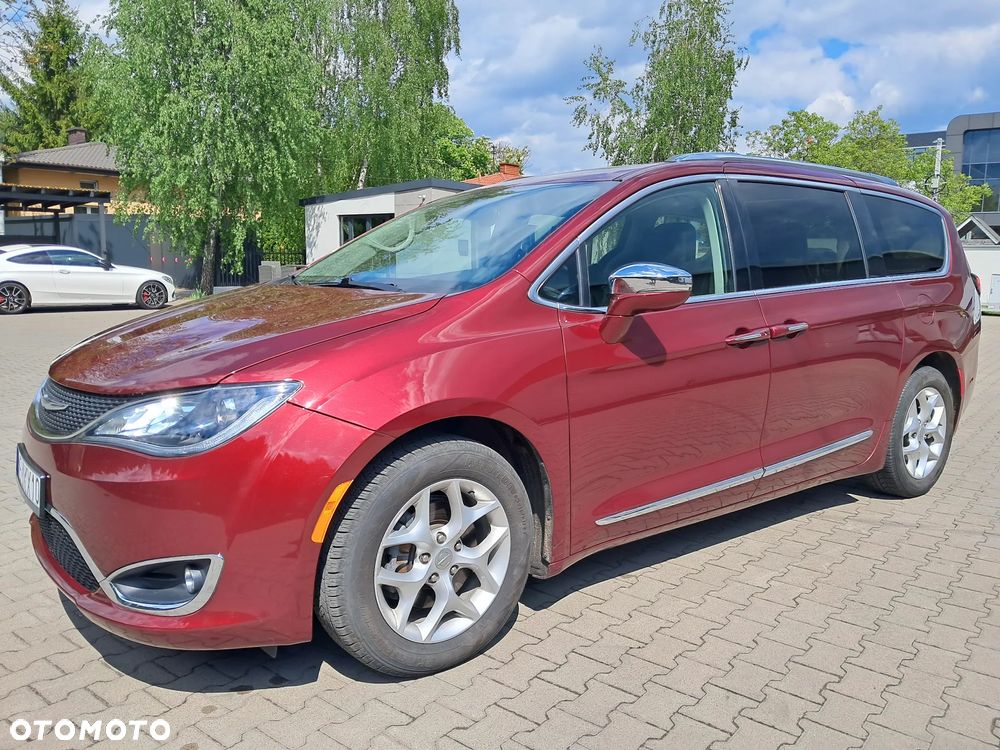 Chrysler Pacifica - 1
