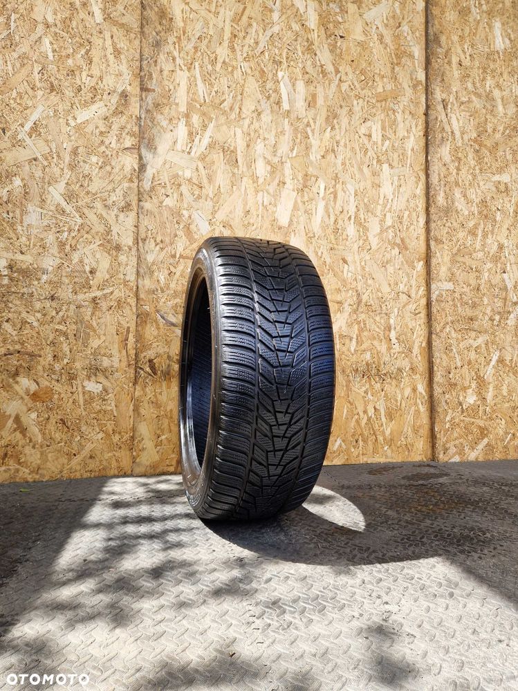 Opona zimowa 235/45/18 98V Hankook Winter I*Cept Evo 3