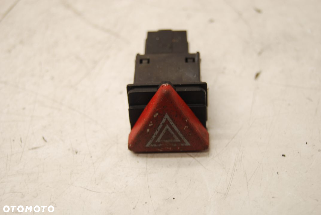 PRZEŁĄCZNIK AWARYJNYCH 8P0941509 AUDI A3 8P - 3