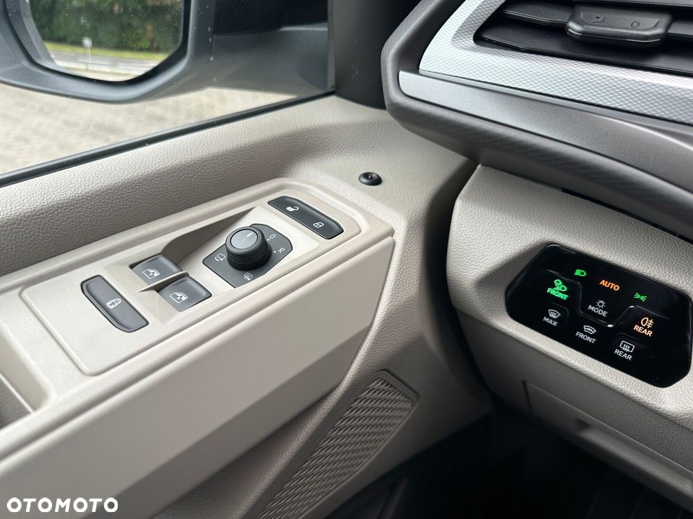 Volkswagen california Nowa California Beach silnik: 2,0 l TDI SCR 150 KM / skrzynia biegów: 7-biegowa DSG rozstaw osi: 3124 mm - 21