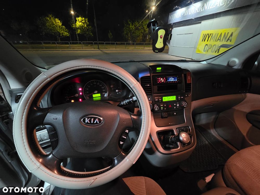 Kia Carnival - 5