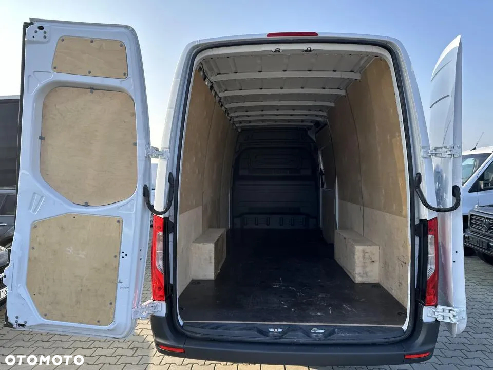 Mercedes-Benz Sprinter - 18