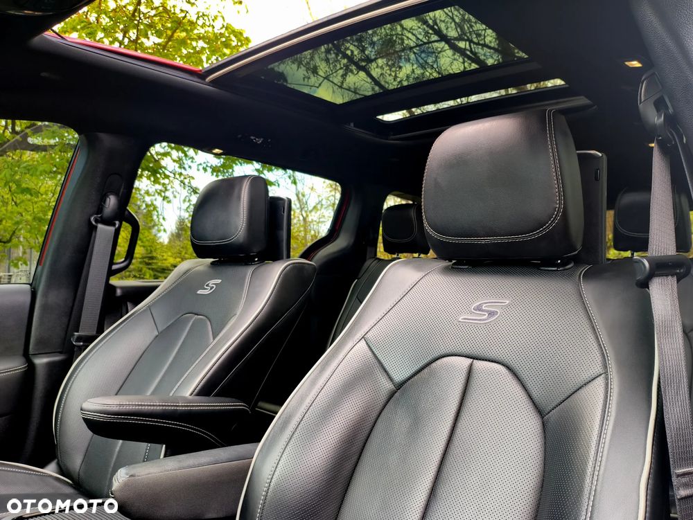 Chrysler Pacifica - 34