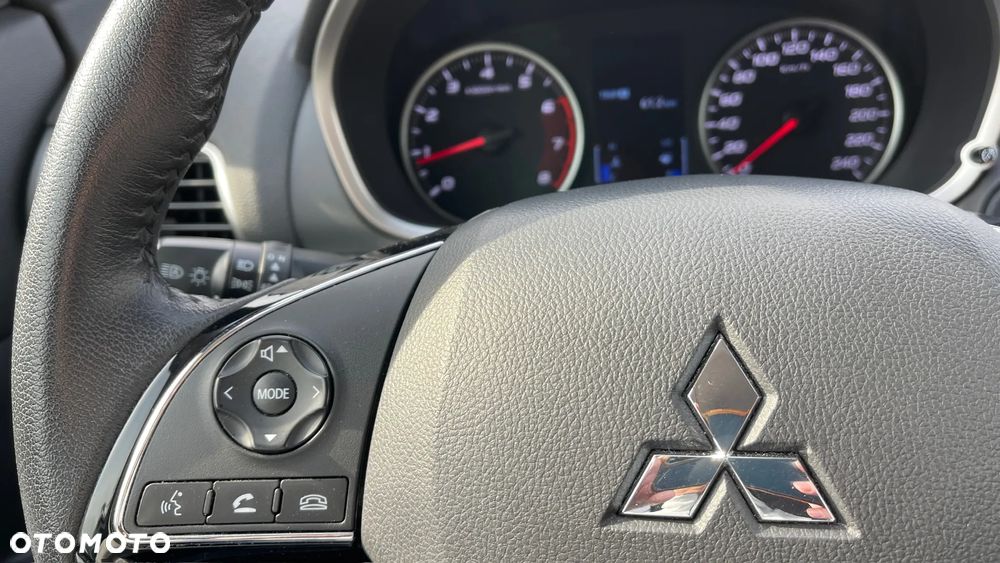 Mitsubishi Eclipse Cross - 33